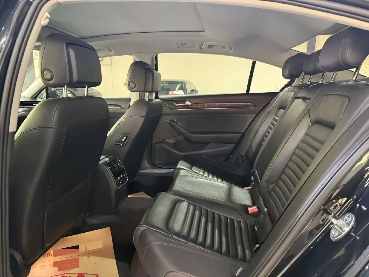 2018 Volkswagen Magotan 1.8T 180HP L4 7DCT,autocango,china used car exporter,china ev exporter,chinese used car exporter,chinese used ev exporter