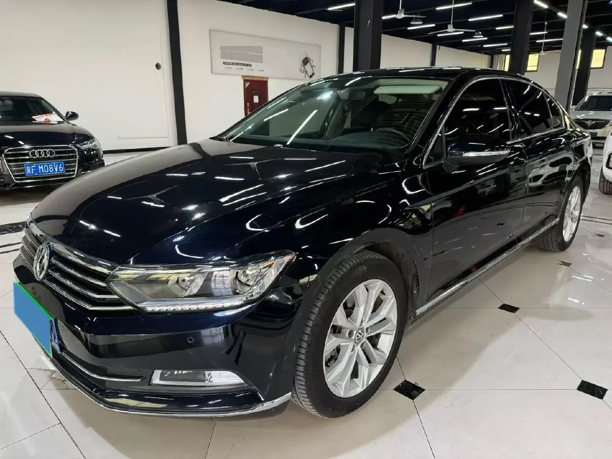 2018 Volkswagen Magotan 1.8T 180HP L4 7DCT,autocango,china used car exporter,china ev exporter,chinese used car exporter,chinese used ev exporter