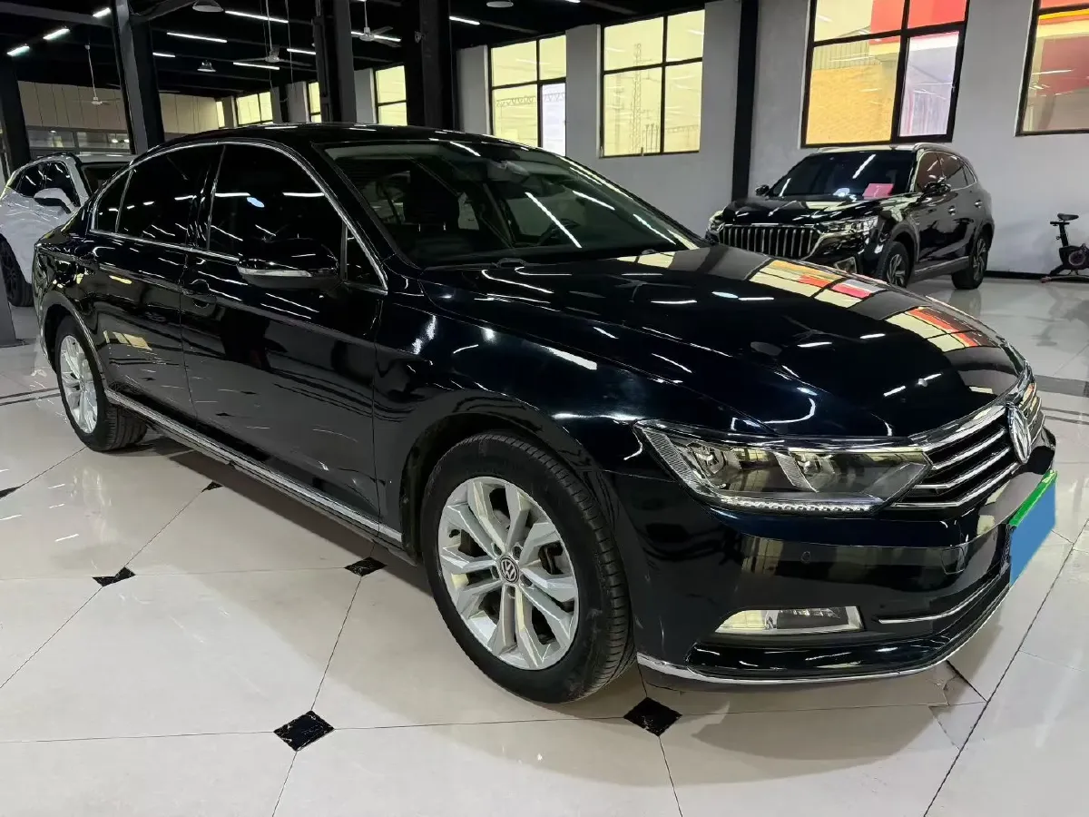 2018 Volkswagen Magotan 1.8T 180HP L4 7DCT,autocango,china used car exporter,china ev exporter,chinese used car exporter,chinese used ev exporter