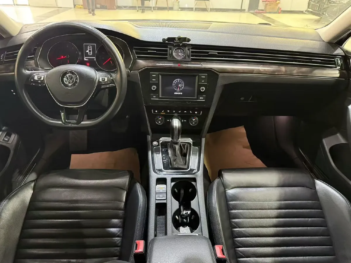 2018 Volkswagen Magotan 1.8T 180HP L4 7DCT,autocango,china used car exporter,china ev exporter,chinese used car exporter,chinese used ev exporter