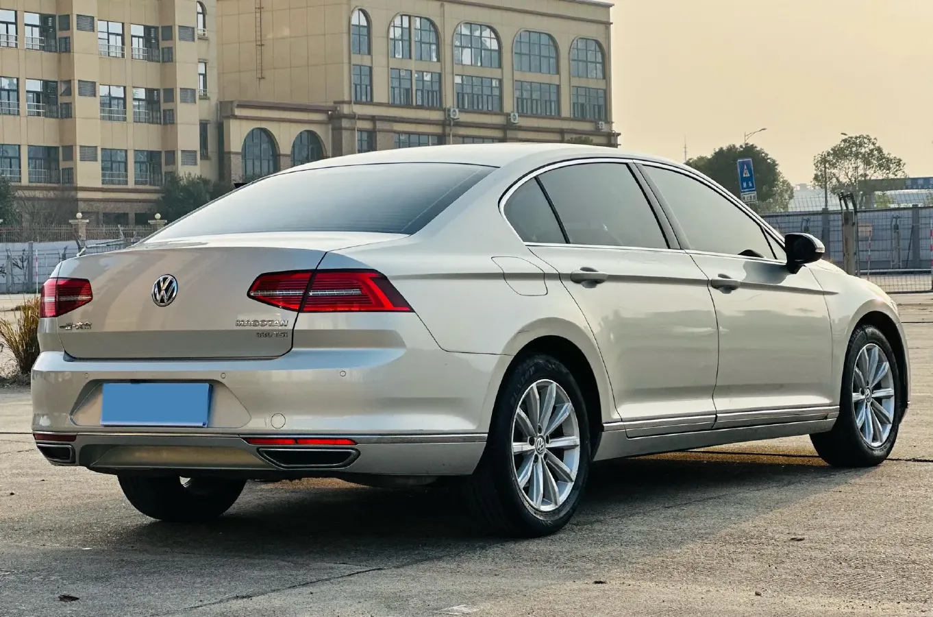 2019 Chevrolet Malibu XL 2.0T 241HP L4 9AT,autocango,china used car exporter,china ev exporter,chinese used car exporter,chinese used ev exporter