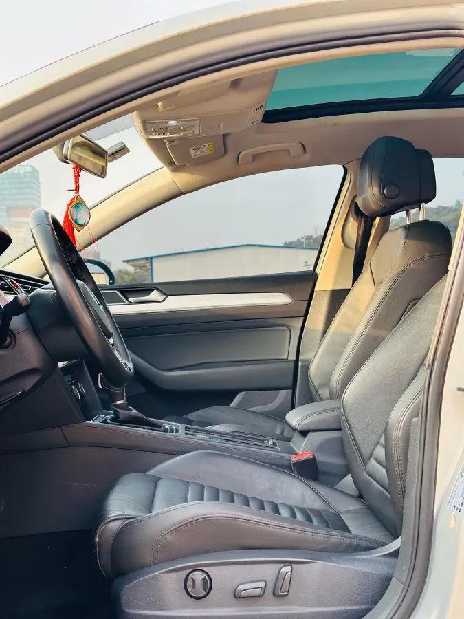 2019 Chevrolet Malibu XL 2.0T 241HP L4 9AT,autocango,china used car exporter,china ev exporter,chinese used car exporter,chinese used ev exporter