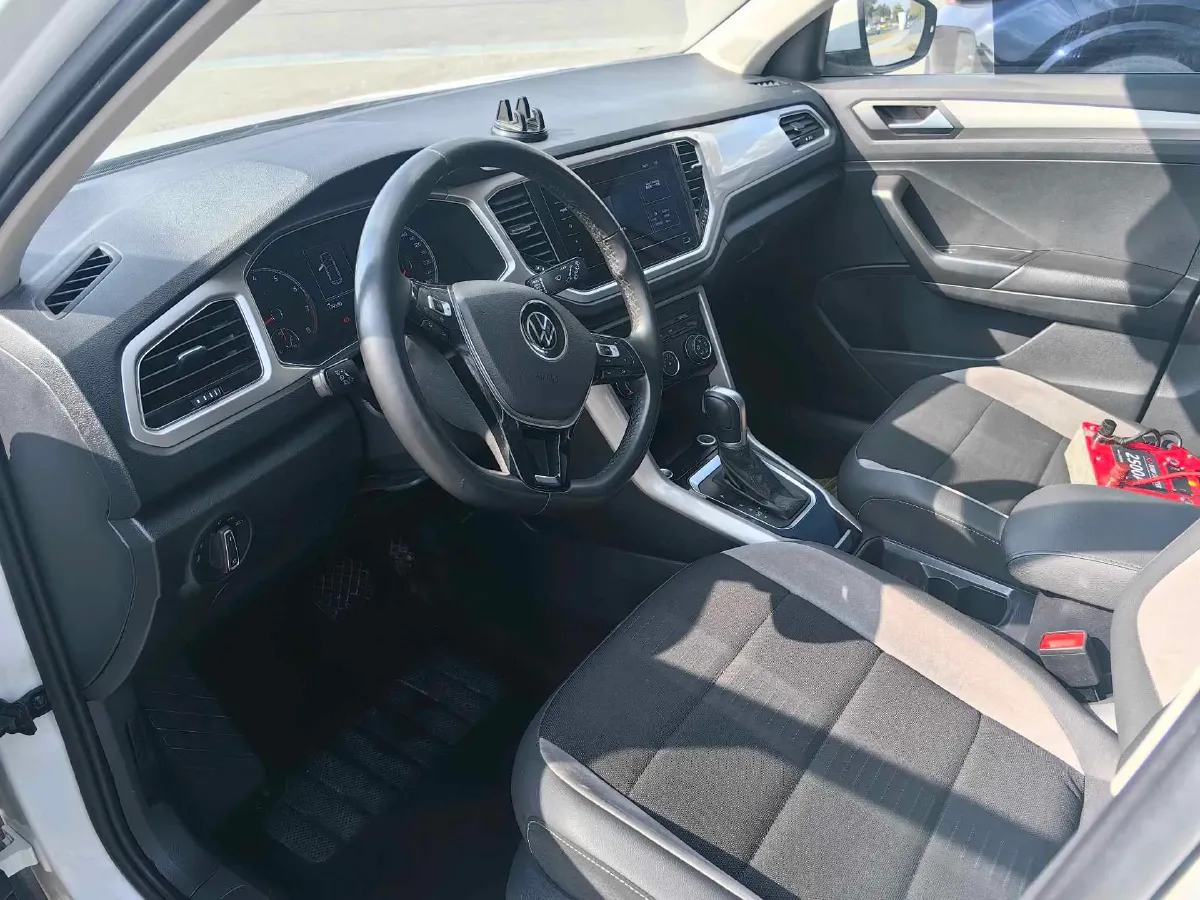 2023 Volkswagen T-Roc 1.4T 150HP L4 7DCT,autocango,china used car exporter,china ev exporter,chinese used car exporter,chinese used ev exporter