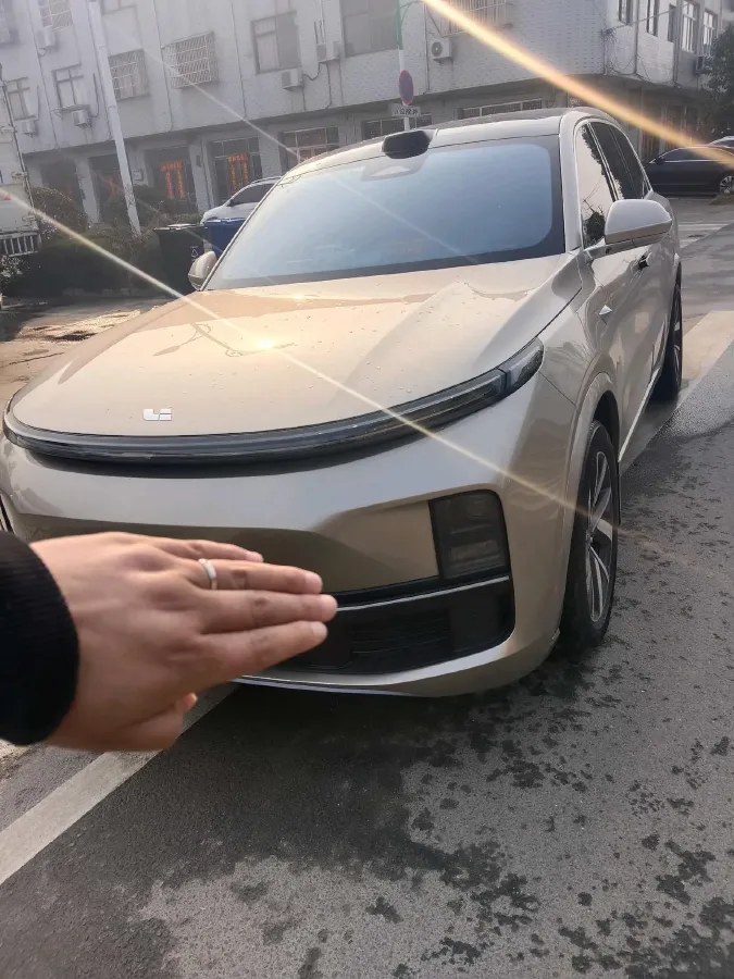 2023 Li L8 Range Extended 154HP REEV 40.9KWH,autocango,china used car exporter,china ev exporter,chinese used car exporter,chinese used ev exporter