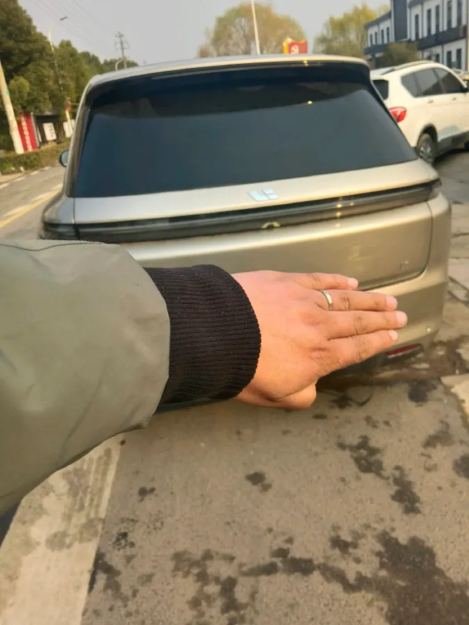 2023 Li L8 Range Extended 154HP REEV 40.9KWH,autocango,china used car exporter,china ev exporter,chinese used car exporter,chinese used ev exporter