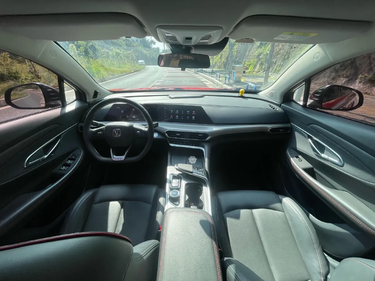 2020 ChangAn UNI-T 1.5T 180HP L4 7DCT,autocango,china used car exporter,china ev exporter,chinese used car exporter,chinese used ev exporter