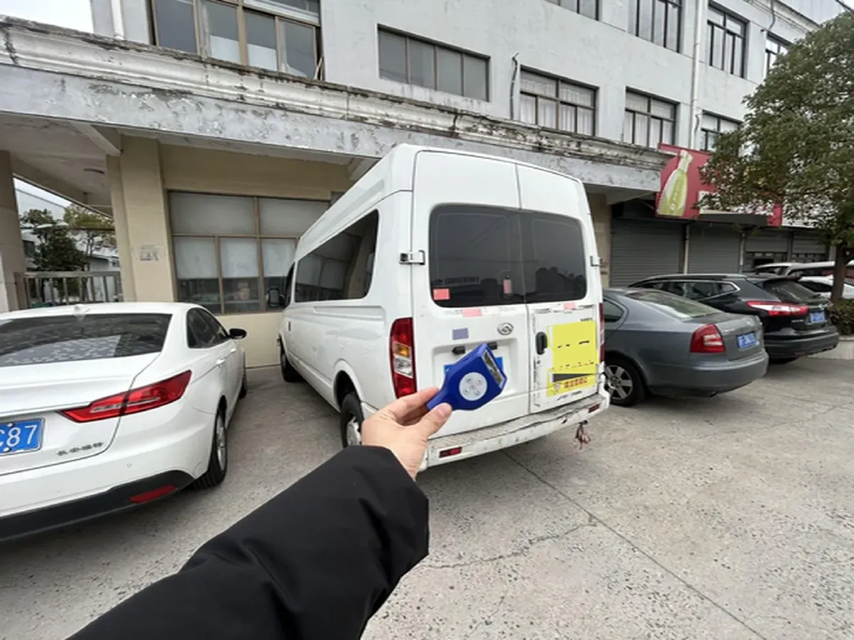 2021 MAXUS XinTu V80 2.0T 127HP L4 6MT,autocango,china used car exporter,china ev exporter,chinese used car exporter,chinese used ev exporter