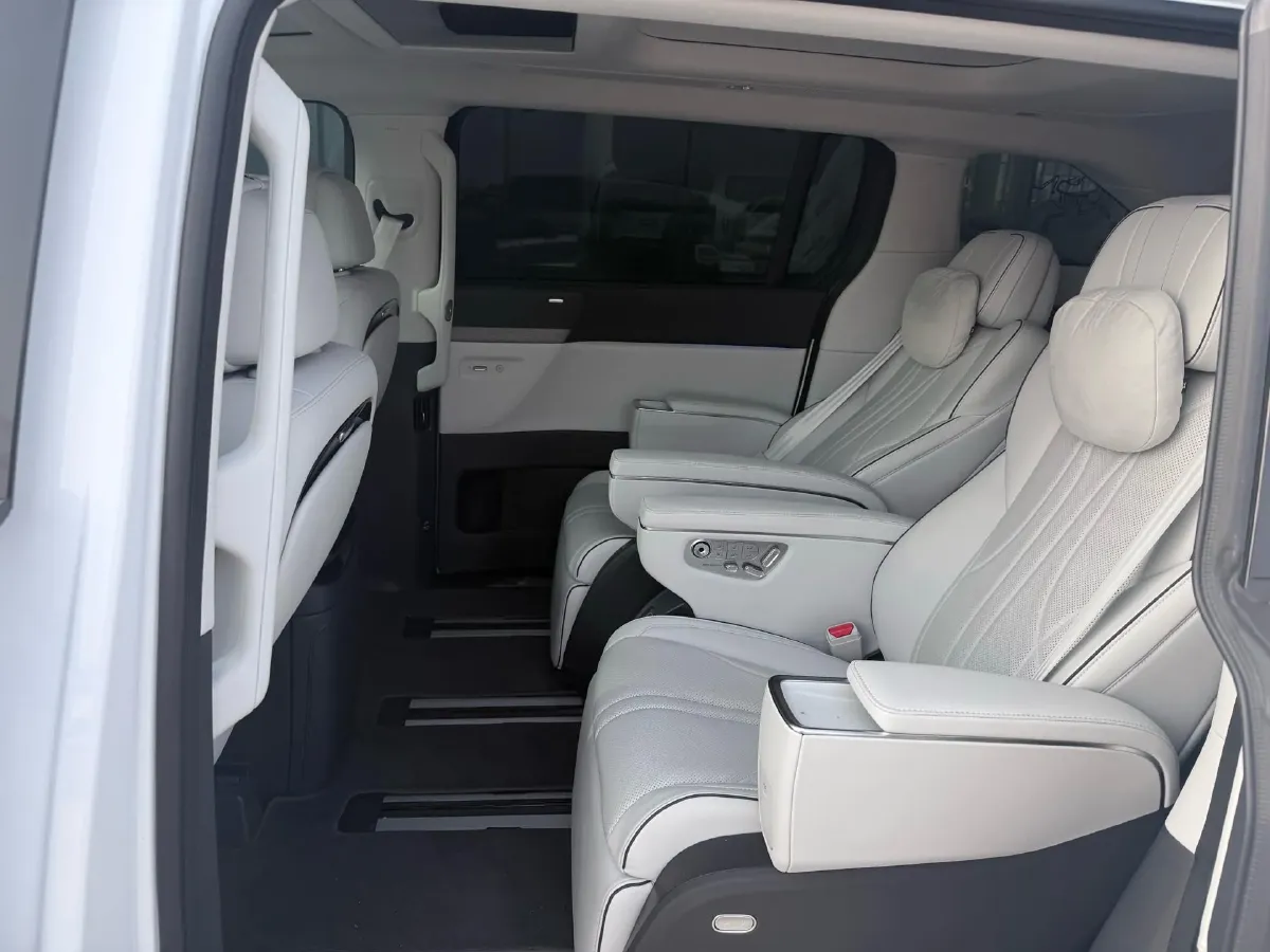 2025 Xpeng X9 BEV,autocango,china used car exporter,china ev exporter,chinese used car exporter,chinese used ev exporter