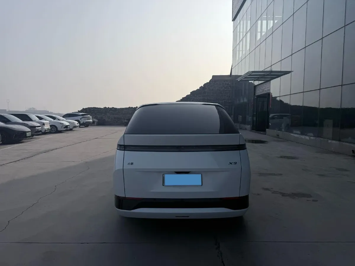 2025 Xpeng X9 BEV,autocango,china used car exporter,china ev exporter,chinese used car exporter,chinese used ev exporter