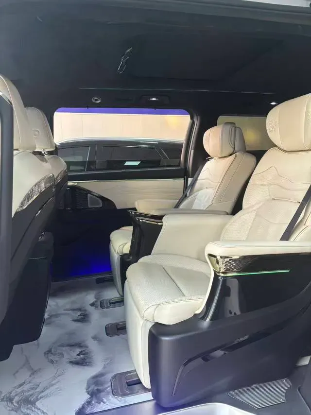 2023 GAC Trumpchi M8 2.0T 252HP L4 8AT,autocango,china used car exporter,china ev exporter,chinese used car exporter,chinese used ev exporter