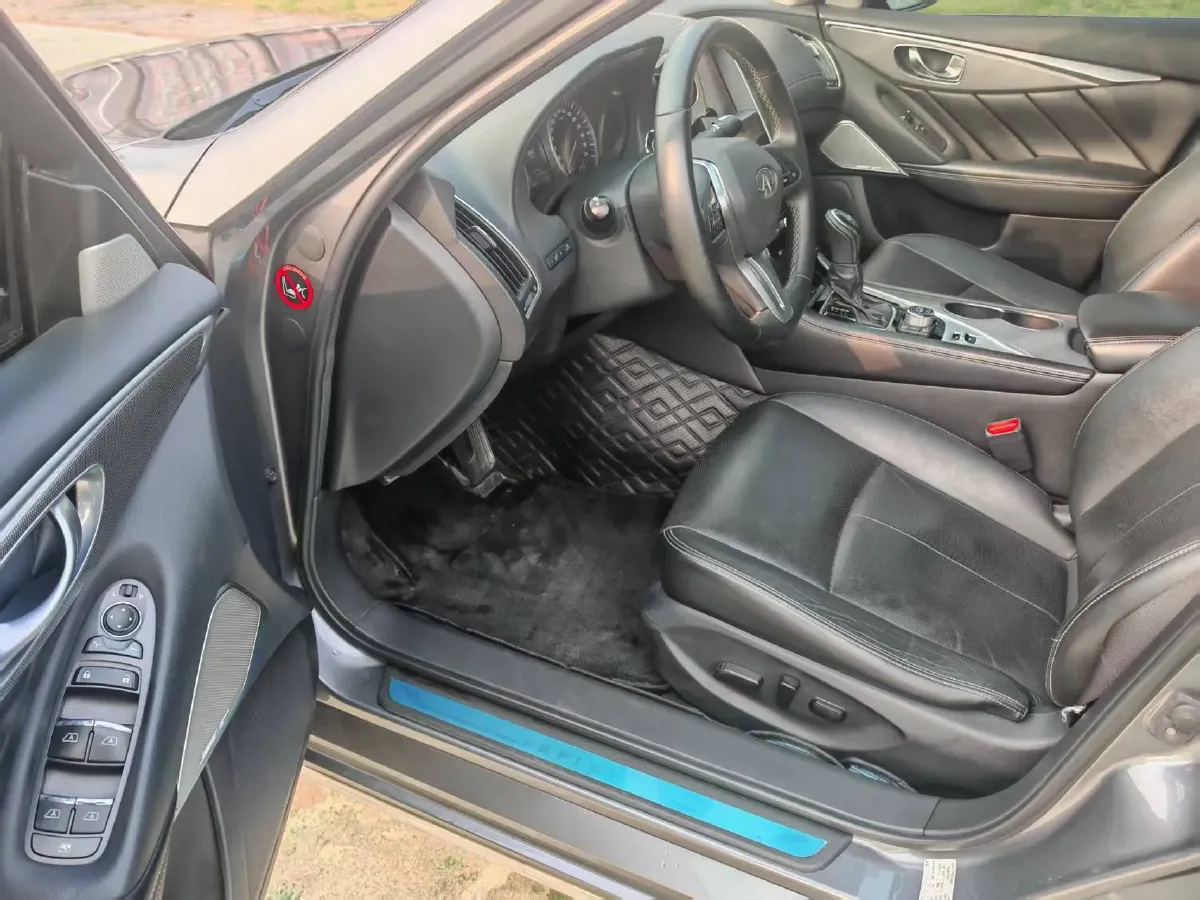 2018 Jeep Grand Commander 2.0T 265HP L4 9AT,autocango,china used car exporter,china ev exporter,chinese used car exporter,chinese used ev exporter