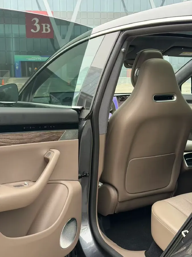 2025 MI YU7 BEV 101.7KWH,autocango,china used car exporter,china ev exporter,chinese used car exporter,chinese used ev exporter