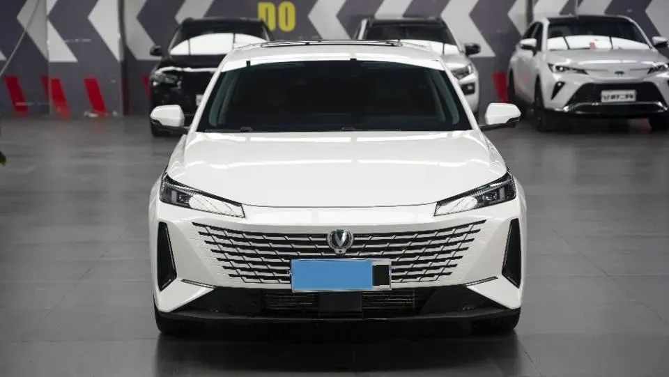 2023 ChangAn Oshan Z6 1.5T 188HP L4 7DCT,autocango,china used car exporter,china ev exporter,chinese used car exporter,chinese used ev exporter