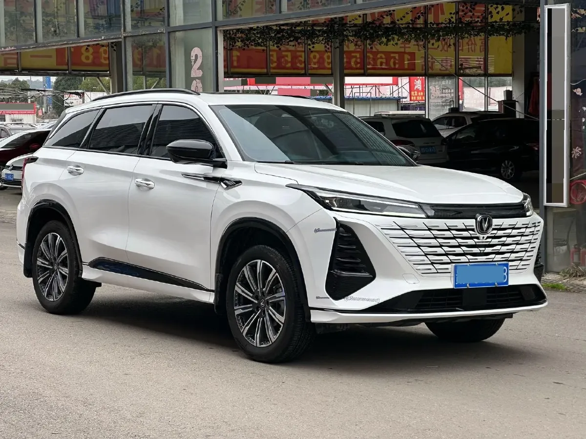 2024 ChangAn CS75 Plus 1.5T 188HP L4 8AT,autocango,china used car exporter,china ev exporter,chinese used car exporter,chinese used ev exporter