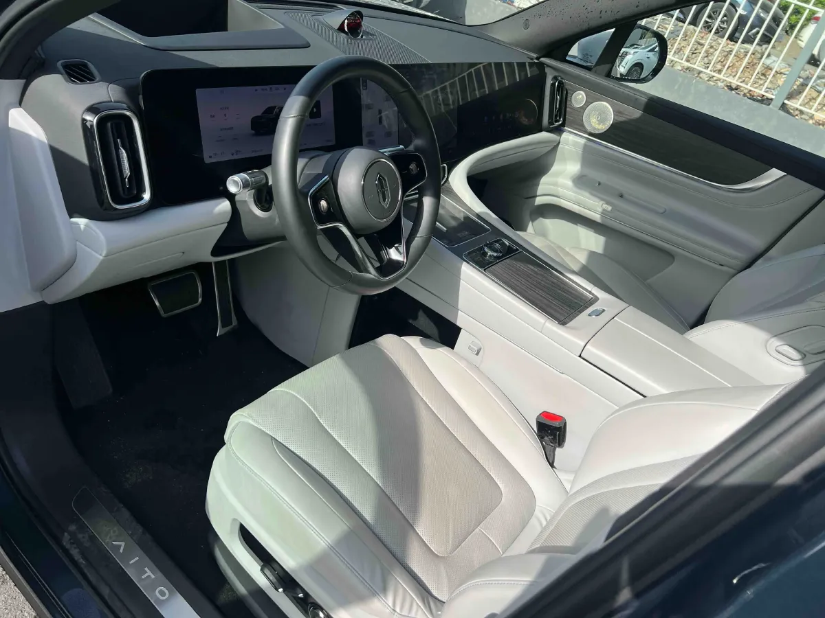 2024 AITO AITO M9 1.5T 152HP L4 REEV 42KWH,autocango,china used car exporter,china ev exporter,chinese used car exporter,chinese used ev exporter