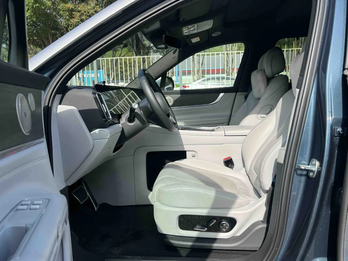 2024 AITO AITO M9 1.5T 152HP L4 REEV 42KWH,autocango,china used car exporter,china ev exporter,chinese used car exporter,chinese used ev exporter