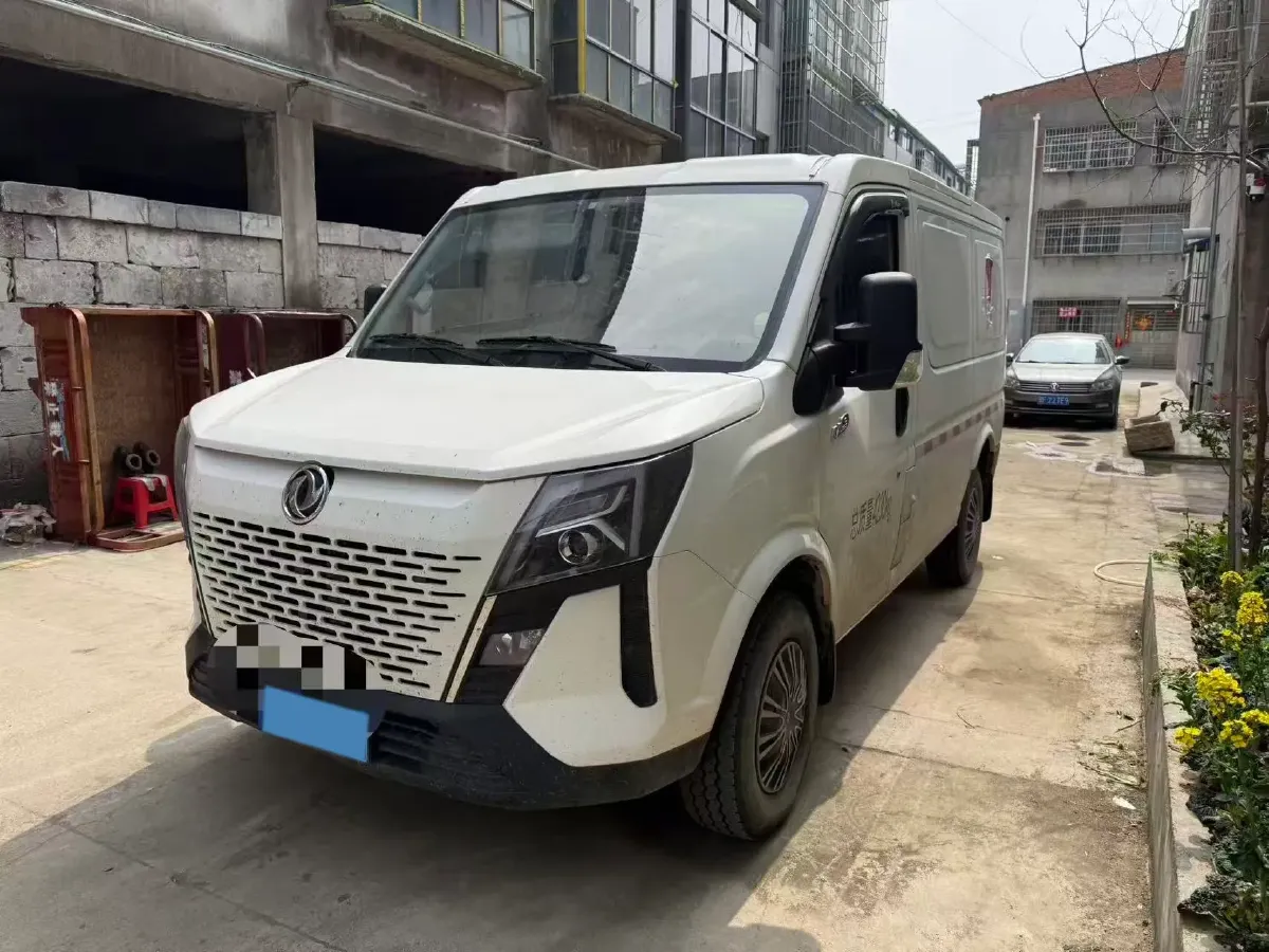 2023 MAXUS XinTu V80 2.0T 127HP L4 6MT,autocango,china used car exporter,china ev exporter,chinese used car exporter,chinese used ev exporter