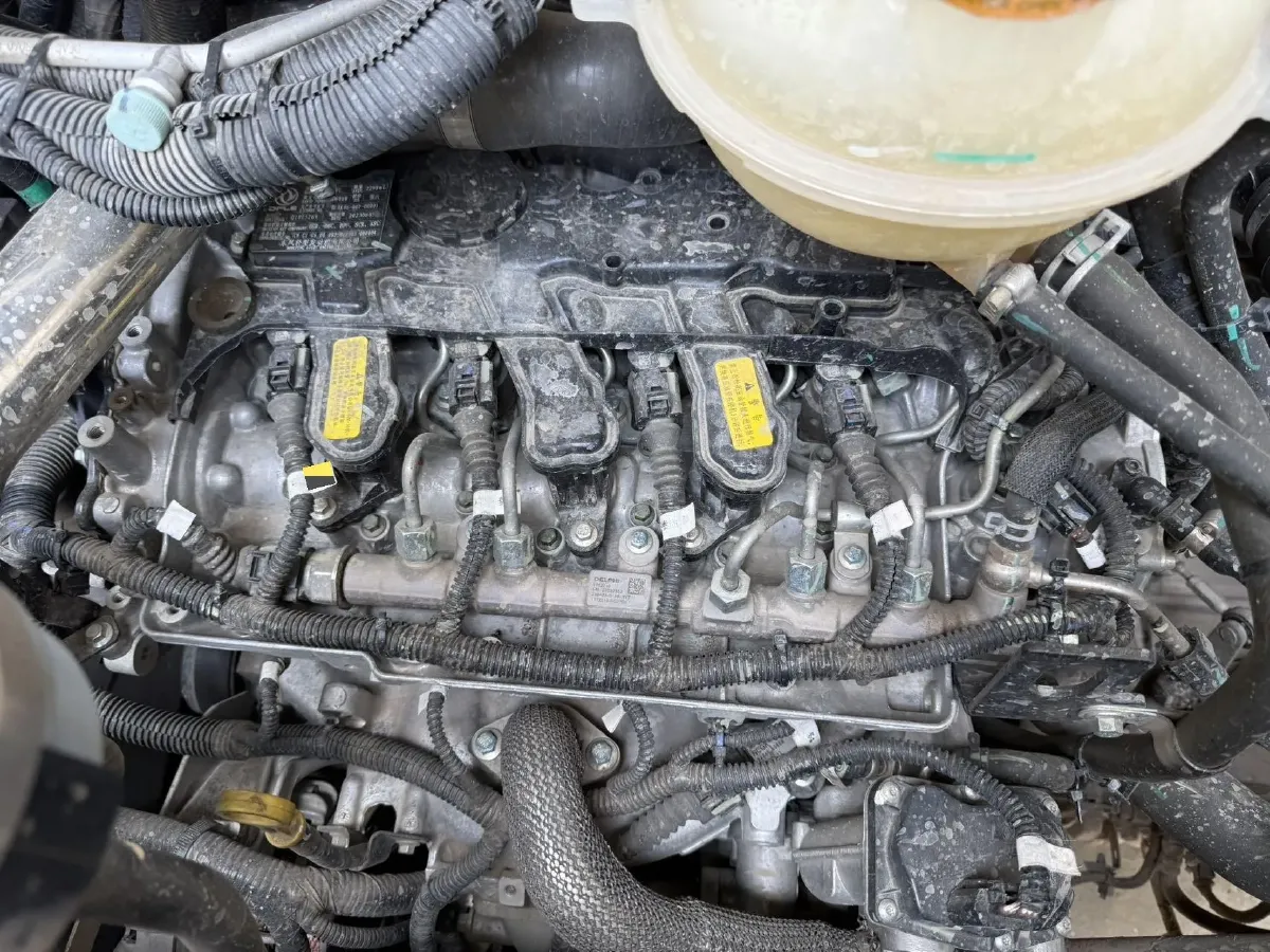 2023 MAXUS XinTu V80 2.0T 127HP L4 6MT,autocango,china used car exporter,china ev exporter,chinese used car exporter,chinese used ev exporter