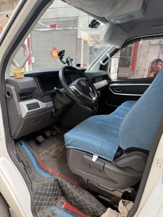 2023 MAXUS XinTu V80 2.0T 127HP L4 6MT,autocango,china used car exporter,china ev exporter,chinese used car exporter,chinese used ev exporter