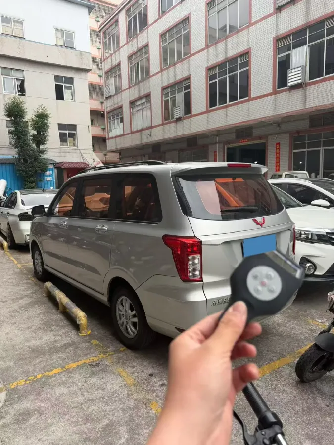 2018 WuLing HongGuang 1.5L 105HP L4 5MT,autocango,china used car exporter,china ev exporter,chinese used car exporter,chinese used ev exporter