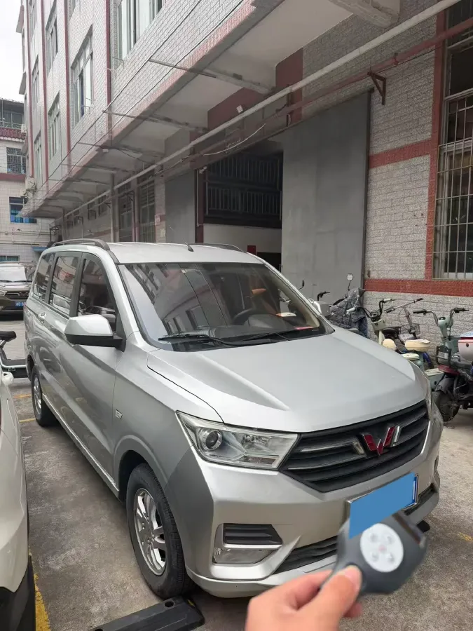2018 WuLing HongGuang 1.5L 105HP L4 5MT,autocango,china used car exporter,china ev exporter,chinese used car exporter,chinese used ev exporter