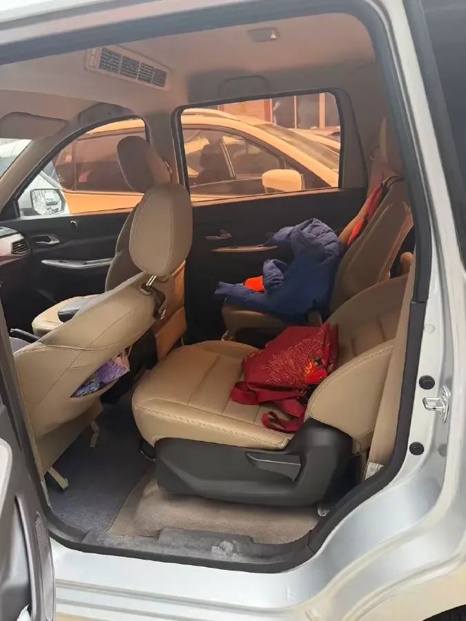 2018 WuLing HongGuang 1.5L 105HP L4 5MT,autocango,china used car exporter,china ev exporter,chinese used car exporter,chinese used ev exporter