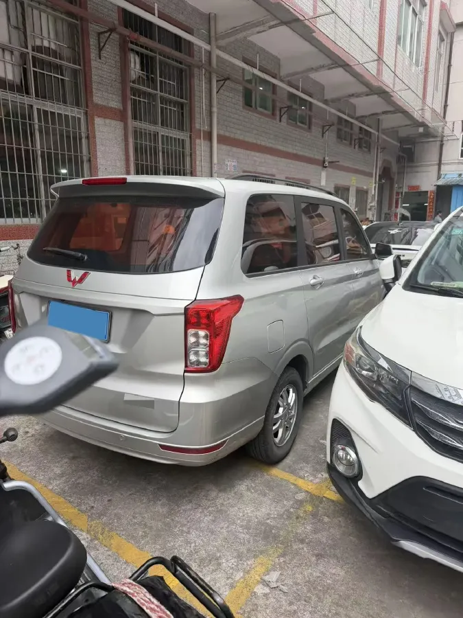 2018 WuLing HongGuang 1.5L 105HP L4 5MT,autocango,china used car exporter,china ev exporter,chinese used car exporter,chinese used ev exporter