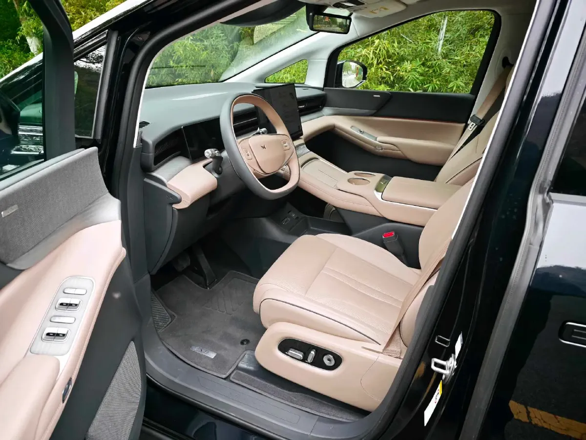 2025 Xpeng X9 BEV,autocango,china used car exporter,china ev exporter,chinese used car exporter,chinese used ev exporter