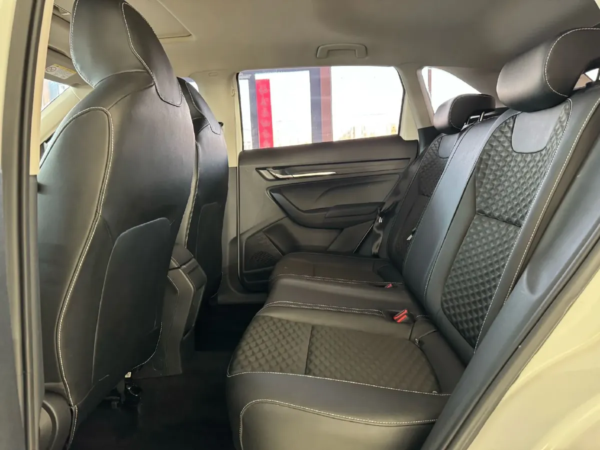 2020 Skoda Kamiq 1.5L 112HP L4 6AT,autocango,china used car exporter,china ev exporter,chinese used car exporter,chinese used ev exporter