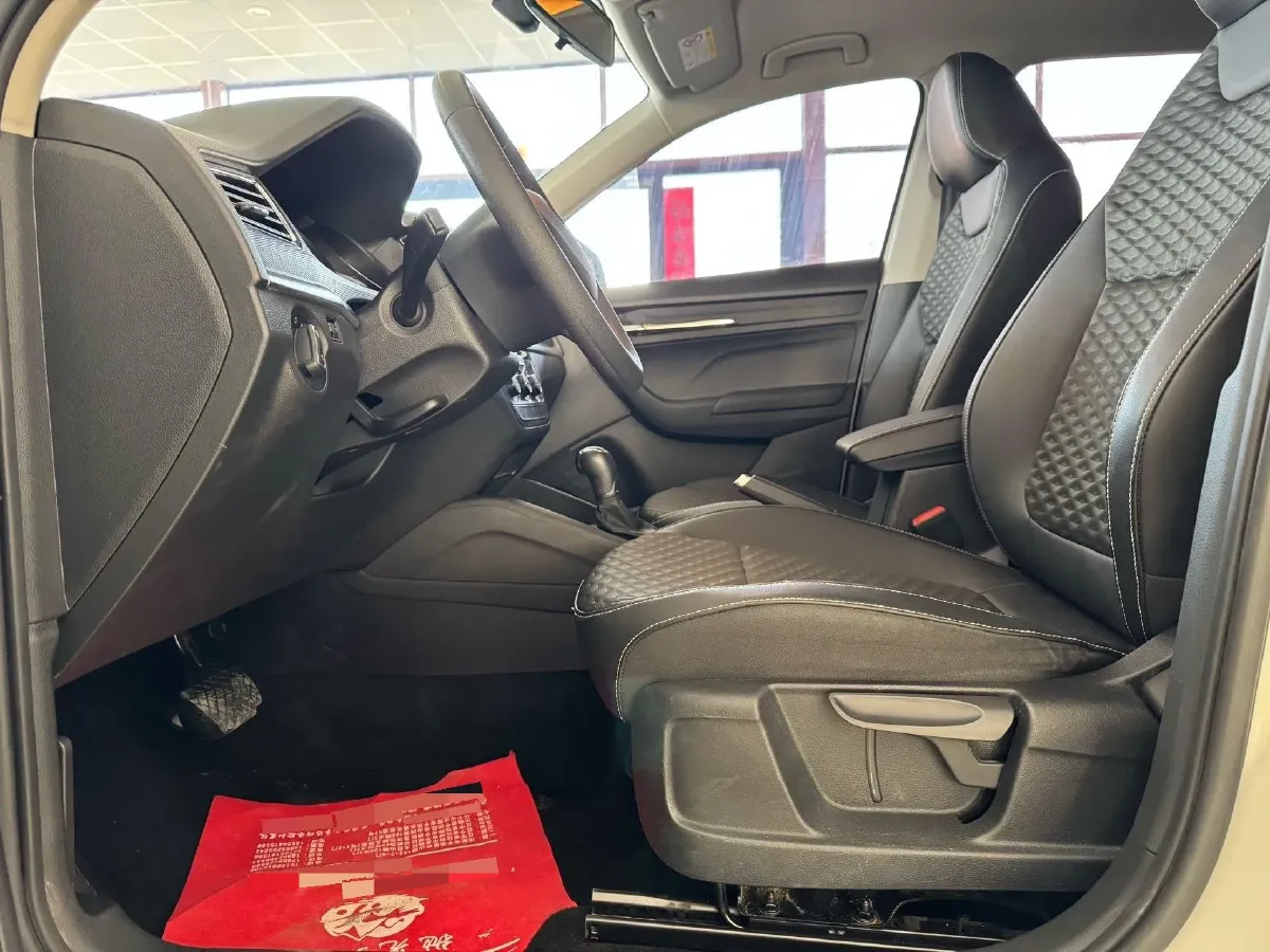 2020 Skoda Kamiq 1.5L 112HP L4 6AT,autocango,china used car exporter,china ev exporter,chinese used car exporter,chinese used ev exporter