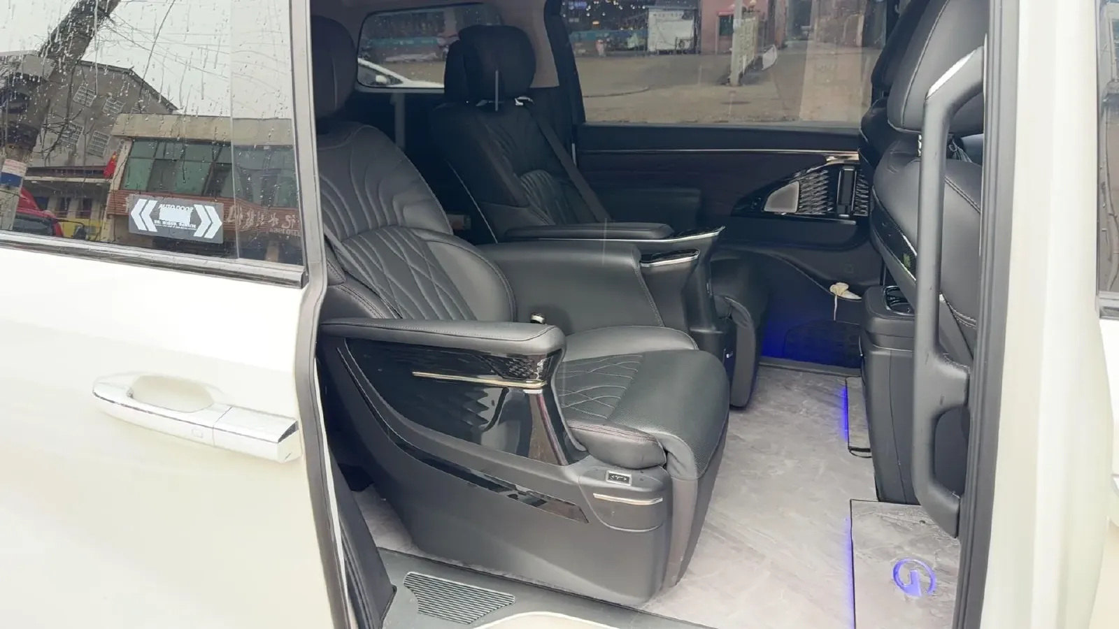 2024 GAC Trumpchi M8 2.0T 252HP L4 8AT,autocango,china used car exporter,china ev exporter,chinese used car exporter,chinese used ev exporter