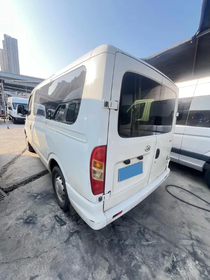 2021 MAXUS XinTu V80 2.0T 139HP L4 6MT,autocango,china used car exporter,china ev exporter,chinese used car exporter,chinese used ev exporter