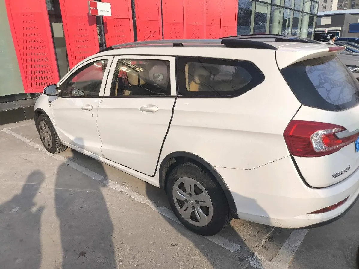 2017 BaoJun 310W 1.5L 112HP L4 6MT,autocango,china used car exporter,china ev exporter,chinese used car exporter,chinese used ev exporter