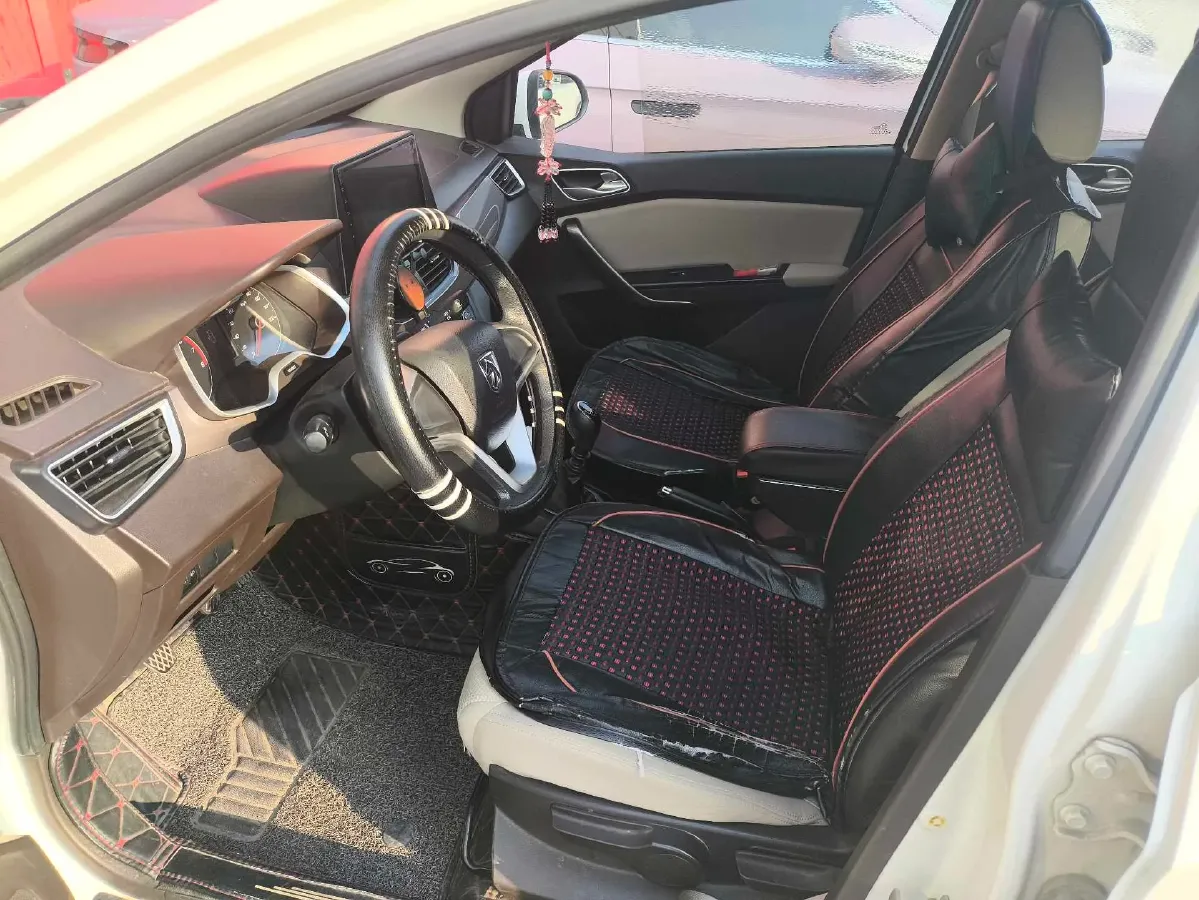 2017 BaoJun 310W 1.5L 112HP L4 6MT,autocango,china used car exporter,china ev exporter,chinese used car exporter,chinese used ev exporter