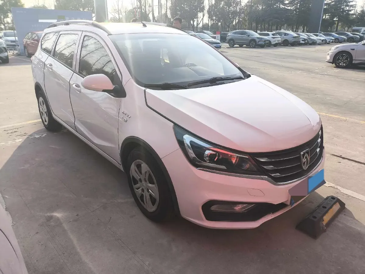 2017 BaoJun 310W 1.5L 112HP L4 6MT,autocango,china used car exporter,china ev exporter,chinese used car exporter,chinese used ev exporter