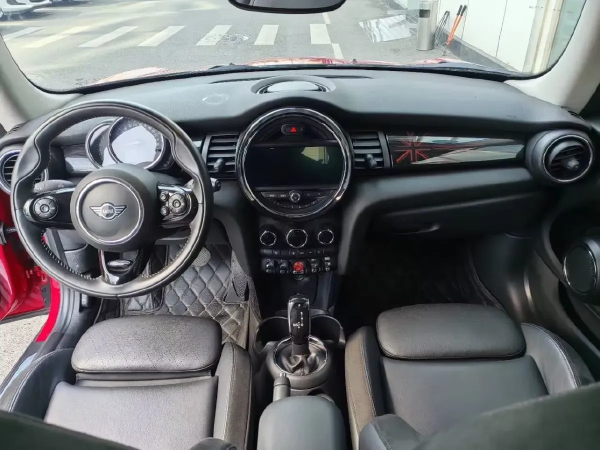 2020 MINI MINI 1.5T 136HP L3 7DCT,autocango,china used car exporter,china ev exporter,chinese used car exporter,chinese used ev exporter