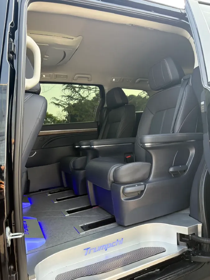 2024 GAC Trumpchi M8 2.0T 252HP L4 8AT,autocango,china used car exporter,china ev exporter,chinese used car exporter,chinese used ev exporter