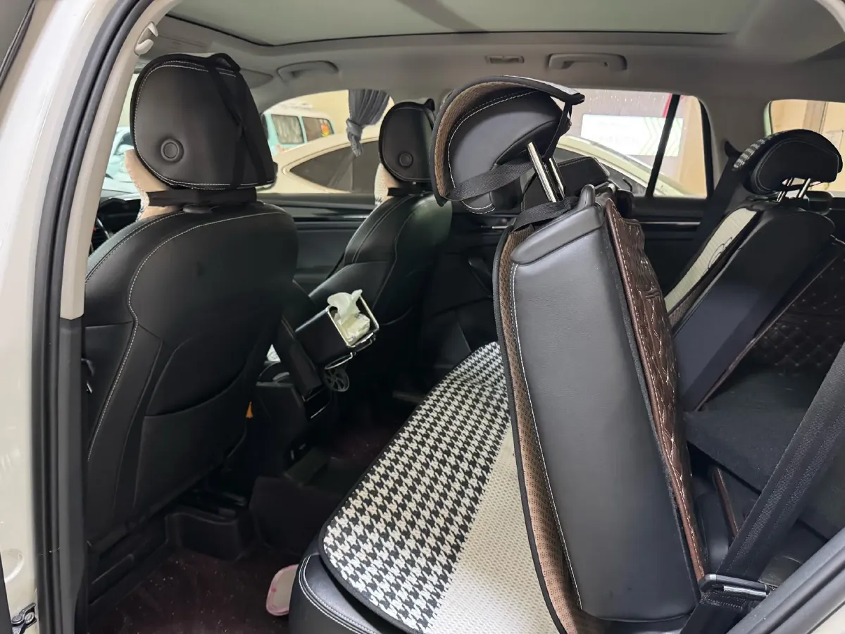 2019 Skoda Superb 2.0T 220HP L4 7DCT,autocango,china used car exporter,china ev exporter,chinese used car exporter,chinese used ev exporter