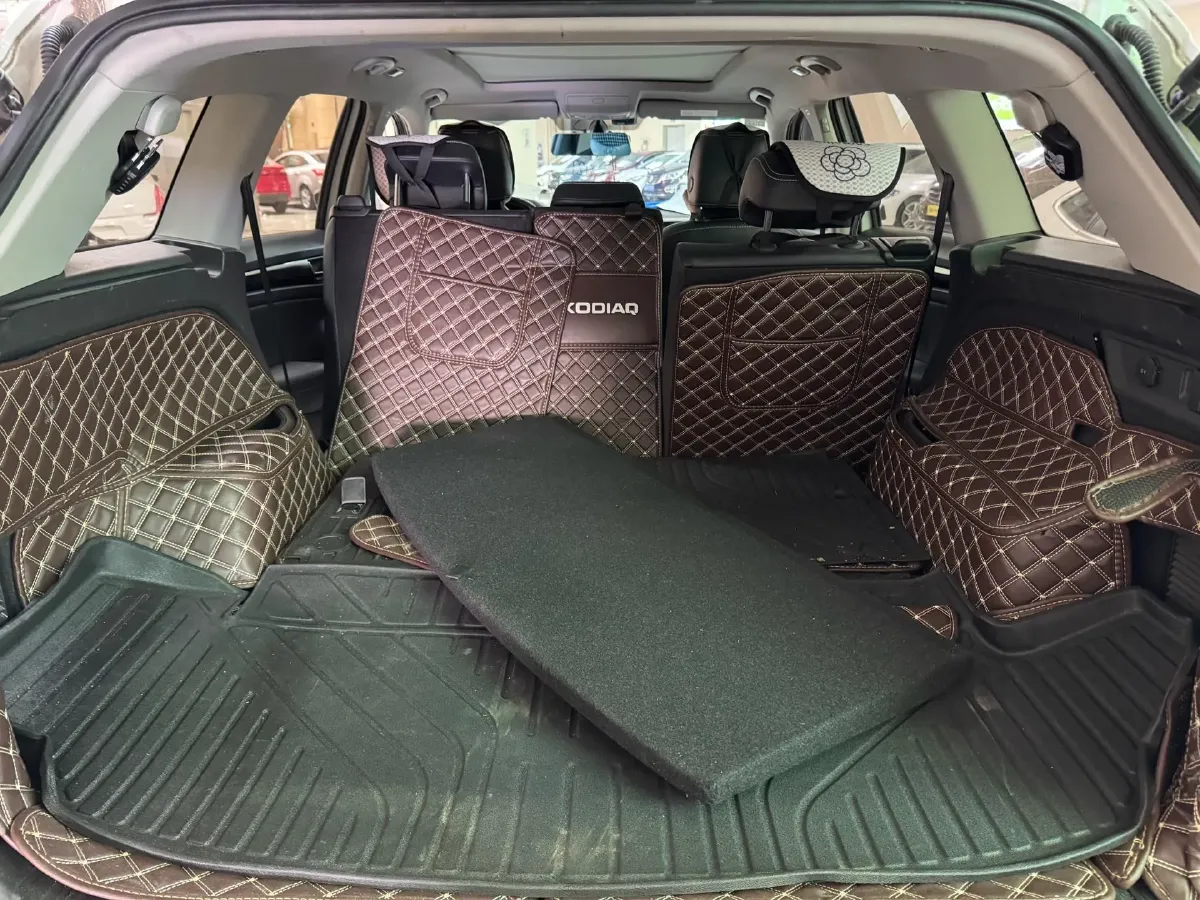 2019 Skoda Superb 2.0T 220HP L4 7DCT,autocango,china used car exporter,china ev exporter,chinese used car exporter,chinese used ev exporter