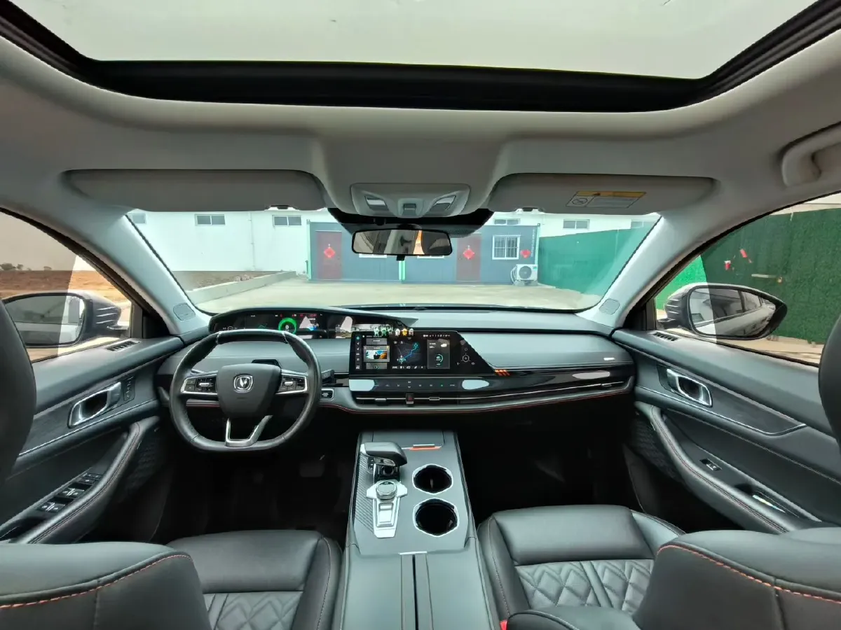 2021 ChangAn UNI-K 2.0T 233HP L4 8AT,autocango,china used car exporter,china ev exporter,chinese used car exporter,chinese used ev exporter