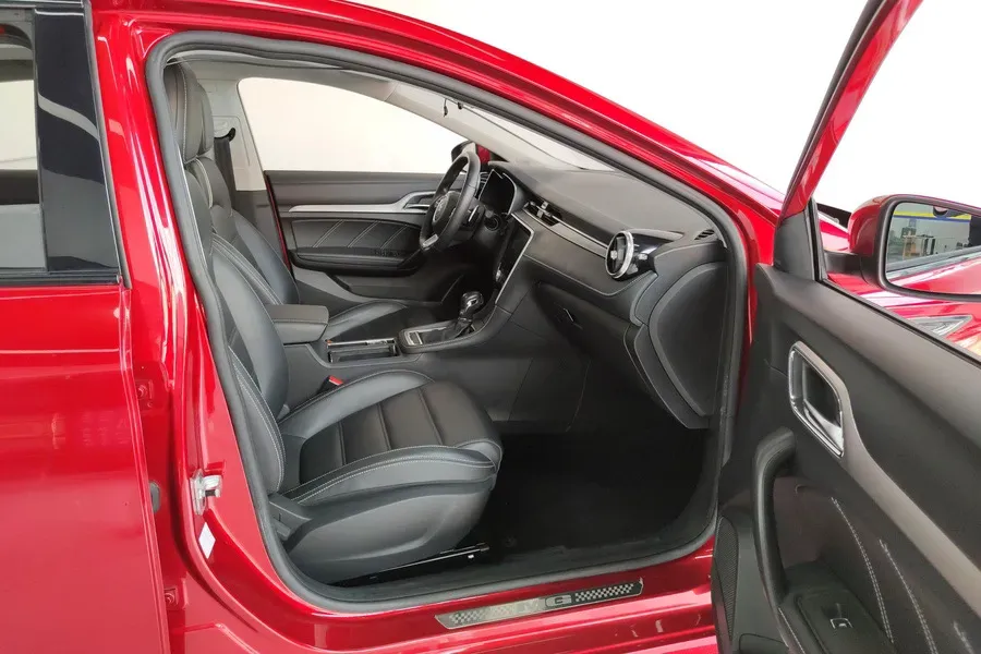 2019 MAXUS XinTu V80 2.5T 136HP L4 6AMT,autocango,china used car exporter,china ev exporter,chinese used car exporter,chinese used ev exporter