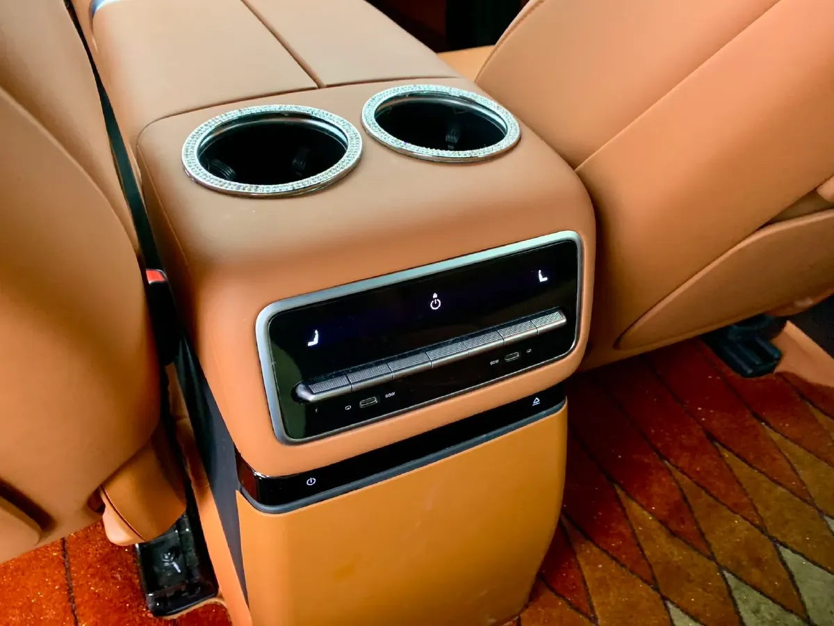 2023 Li L9 Range Extended 154HP REEV 42.6KWH,autocango,china used car exporter,china ev exporter,chinese used car exporter,chinese used ev exporter