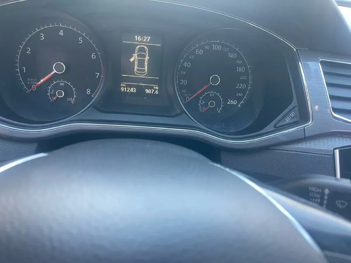 2017 Volkswagen Passat 1.8T 180HP L4 7DCT,autocango,china used car exporter,china ev exporter,chinese used car exporter,chinese used ev exporter