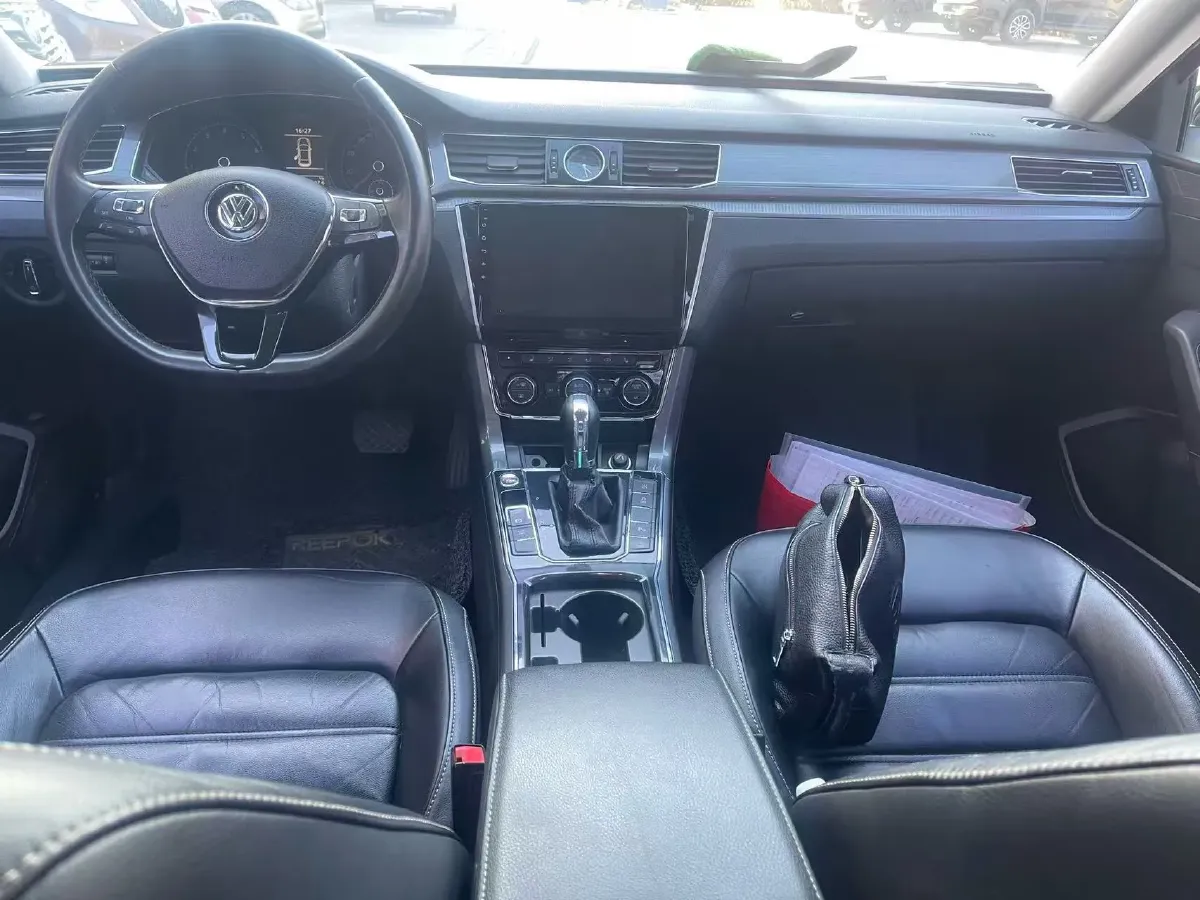 2017 Volkswagen Passat 1.8T 180HP L4 7DCT,autocango,china used car exporter,china ev exporter,chinese used car exporter,chinese used ev exporter