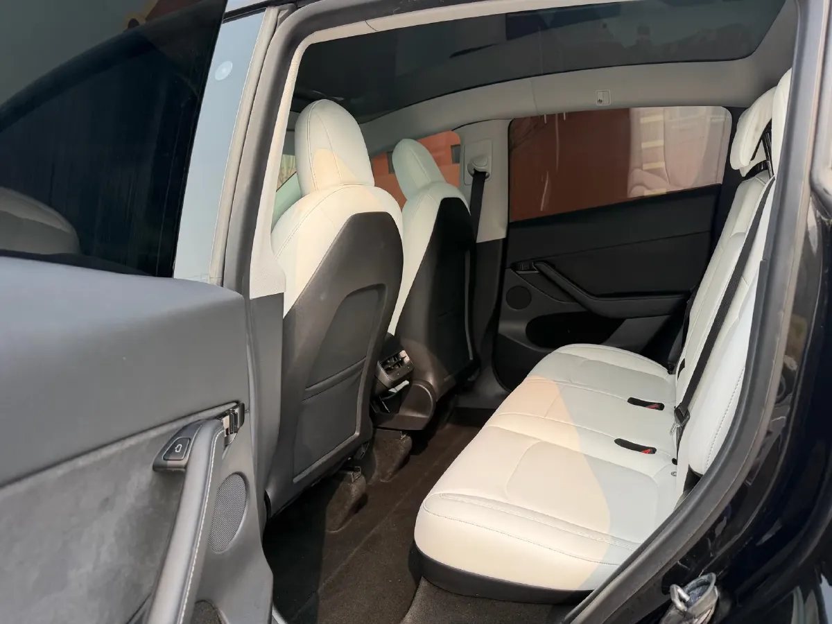 2022 Tesla Model Y BEV 60KWH,autocango,china used car exporter,china ev exporter,chinese used car exporter,chinese used ev exporter