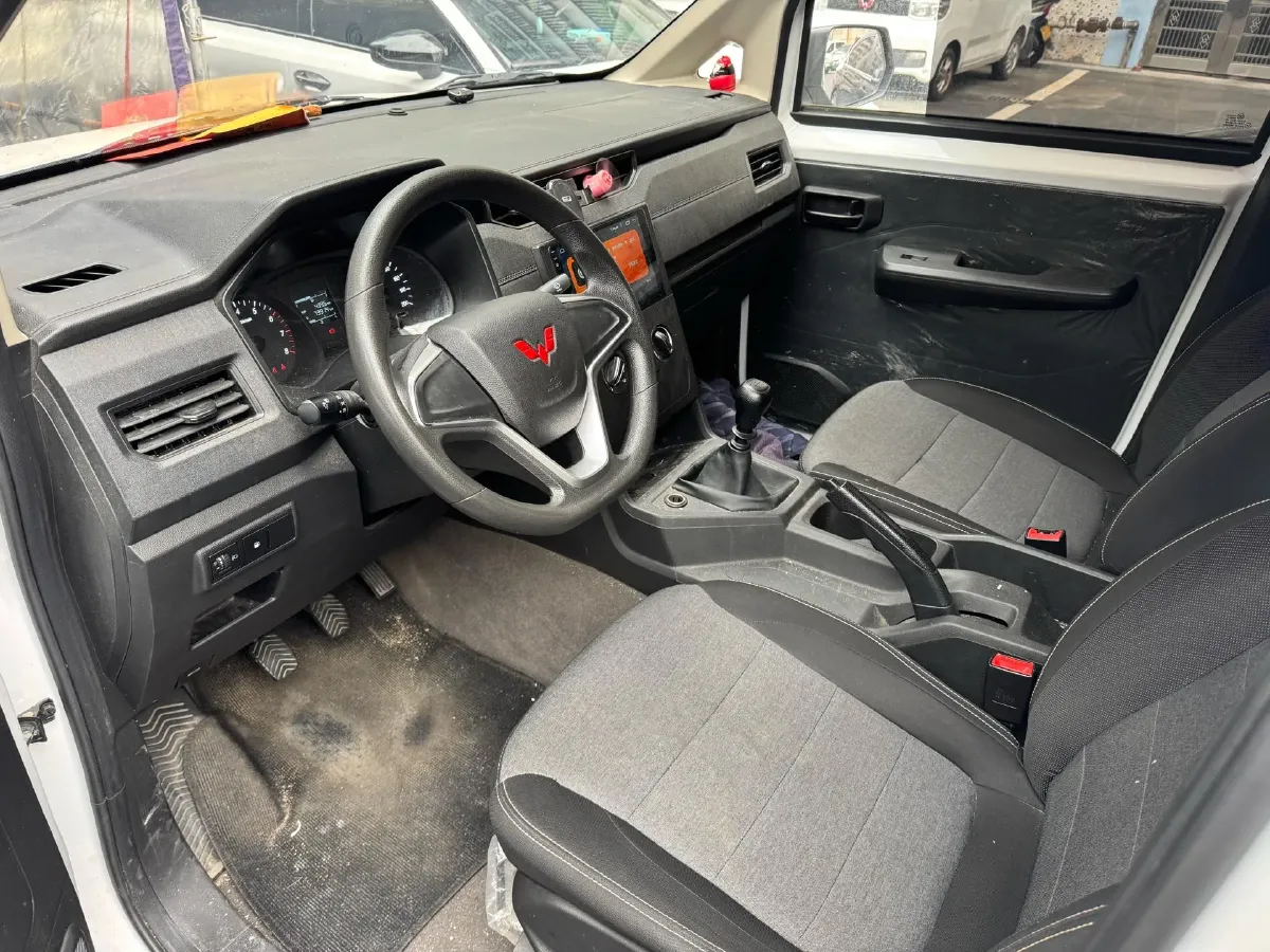 2022 WuLing ZhengChen 2.0L 136HP L4 6MT,autocango,china used car exporter,china ev exporter,chinese used car exporter,chinese used ev exporter