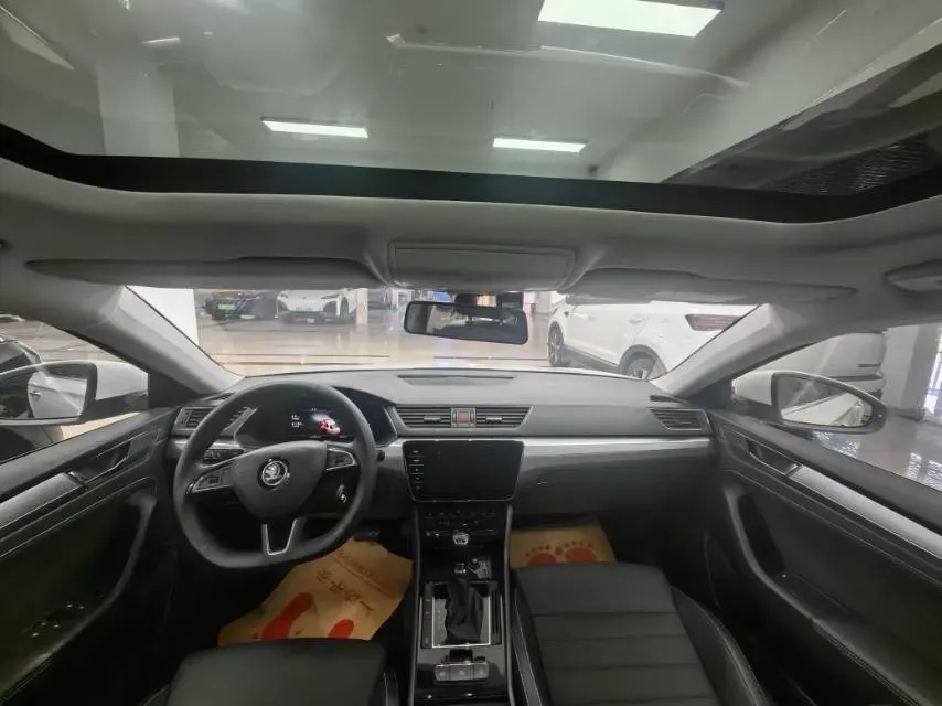 2022 Skoda Superb 1.4T 150HP L4 7DCT,autocango,china used car exporter,china ev exporter,chinese used car exporter,chinese used ev exporter