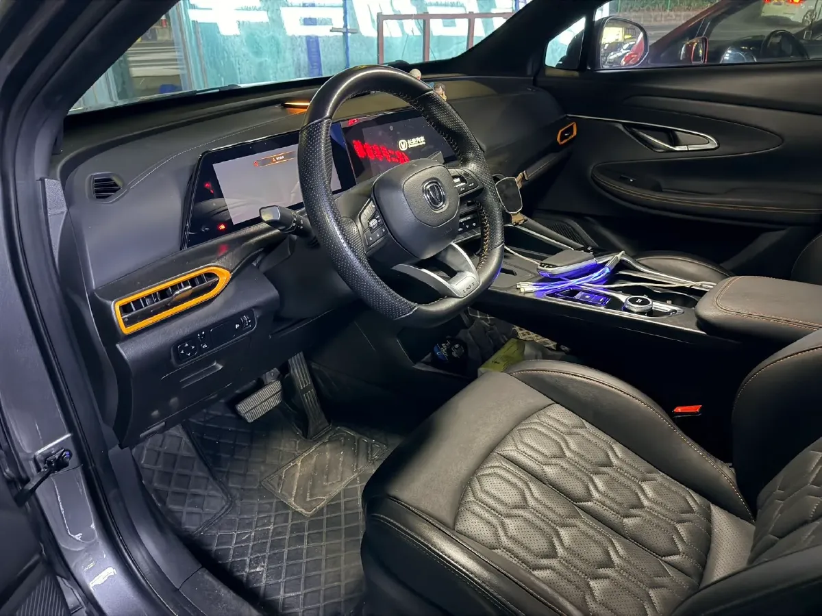 2022 ChangAn UNI-T 2.0T 233HP L4 8AT,autocango,china used car exporter,china ev exporter,chinese used car exporter,chinese used ev exporter