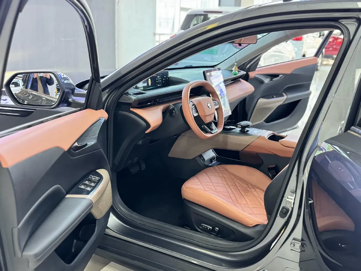 2024 ChangAn Eado 1.5T 170HP L4 7DCT,autocango,china used car exporter,china ev exporter,chinese used car exporter,chinese used ev exporter