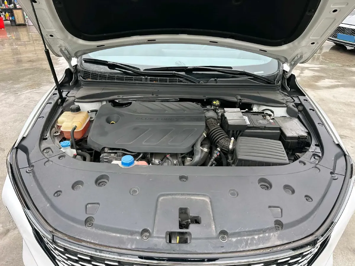 2023 ChangAn Raeton Plus 1.5T 188HP L4 7DCT,autocango,china used car exporter,china ev exporter,chinese used car exporter,chinese used ev exporter